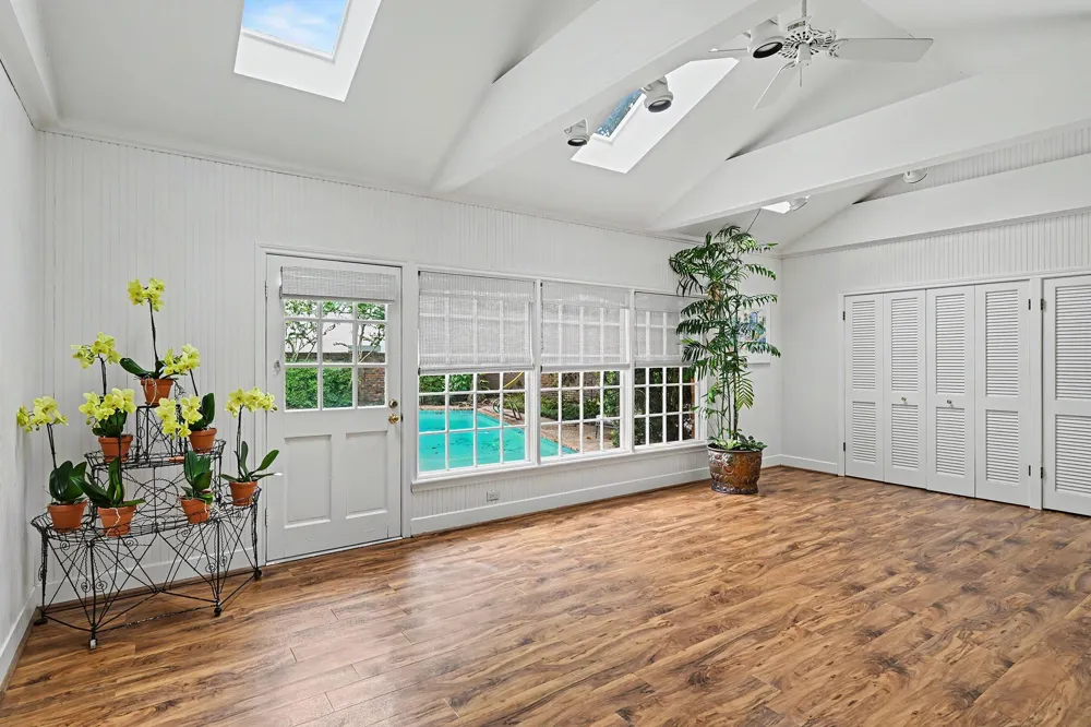 6019 Stones Throw Road Houston, TX 77057