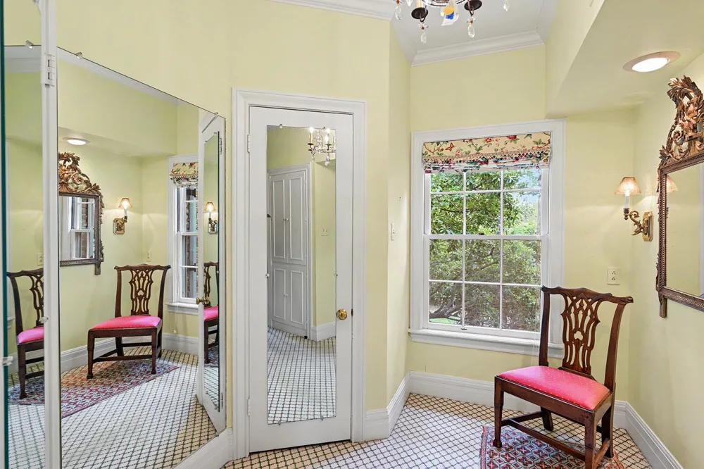 6019 Stones Throw Road Houston, TX 77057
