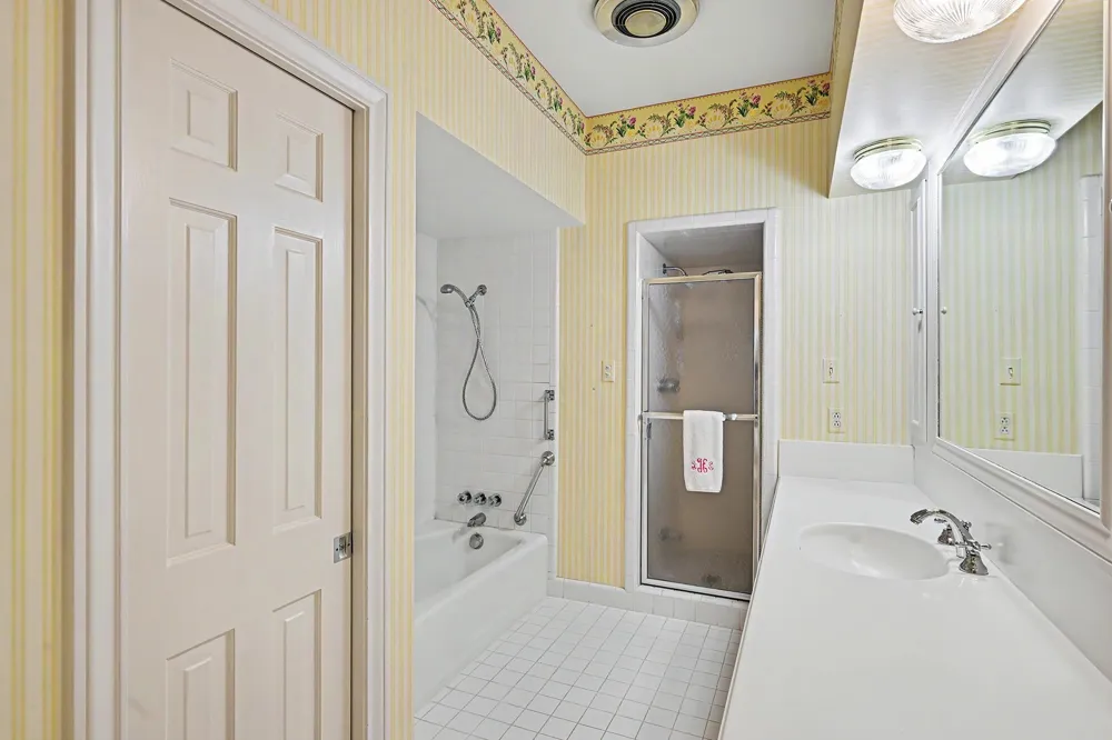 6019 Stones Throw Road Houston, TX 77057