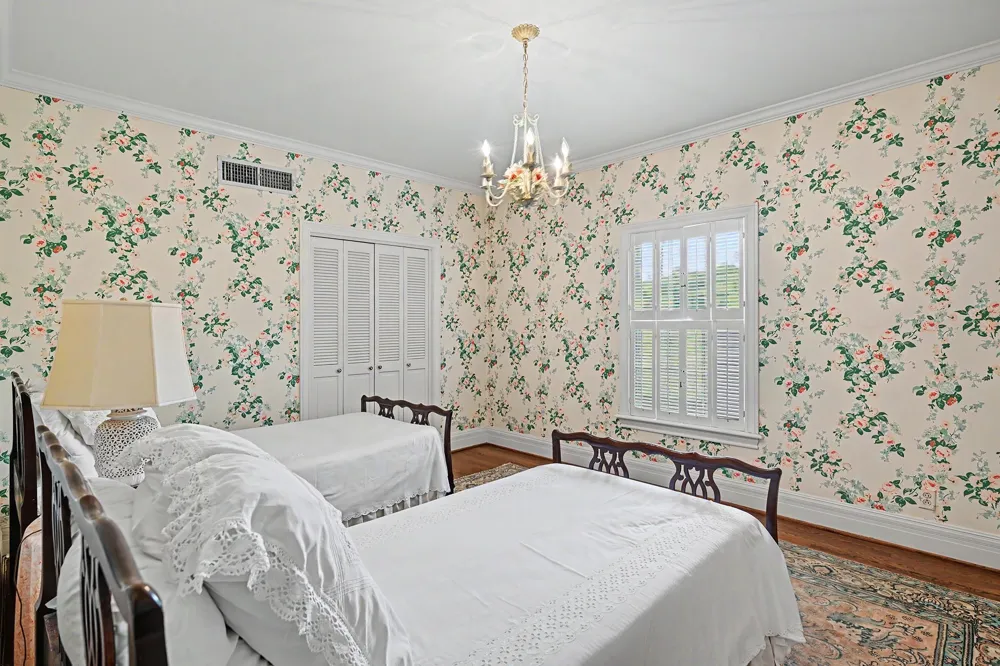 6019 Stones Throw Road Houston, TX 77057