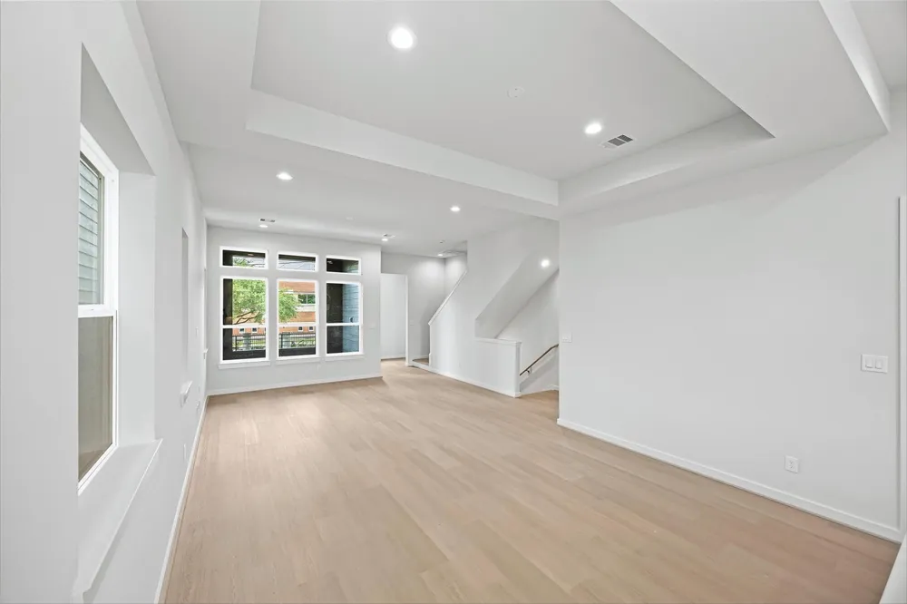523 Hillwood Heights Drive Houston, TX 77091