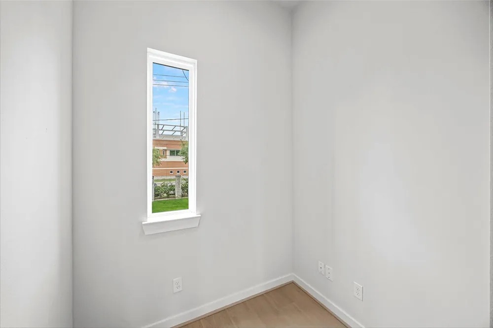 523 Hillwood Heights Drive Houston, TX 77091