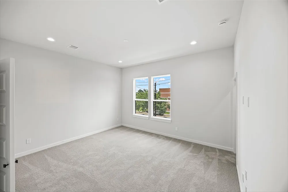 523 Hillwood Heights Drive Houston, TX 77091