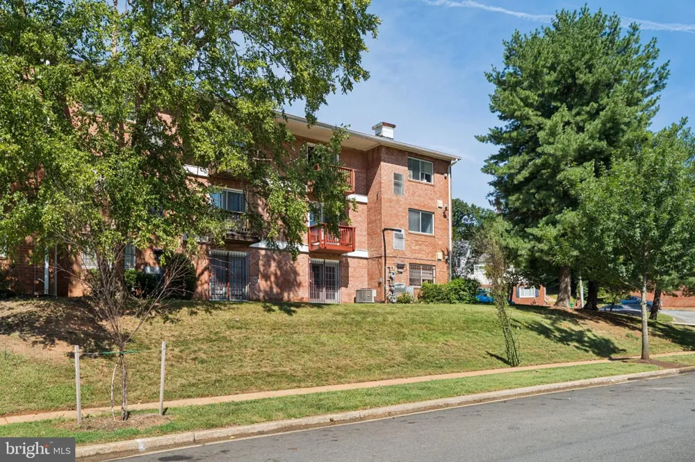 2506 MARKHAM LANE #4 Landover, MD 20785