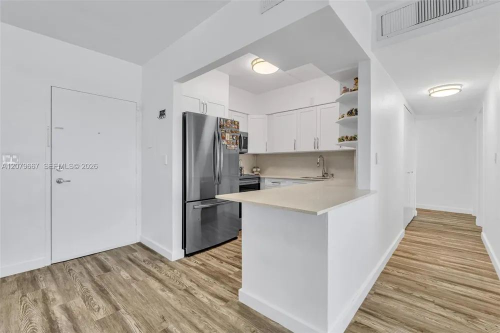 7441 Wayne #15I Miami Beach, FL 33141