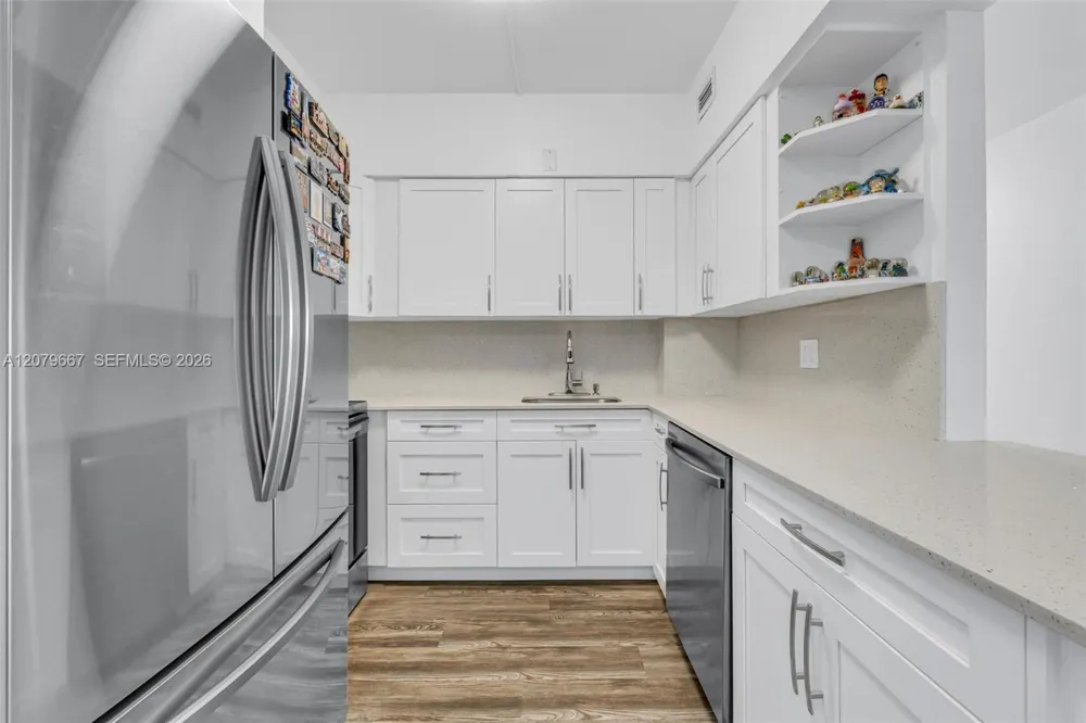 7441 Wayne #15I Miami Beach, FL 33141