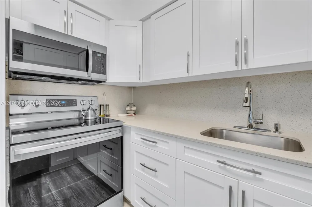 7441 Wayne #15I Miami Beach, FL 33141