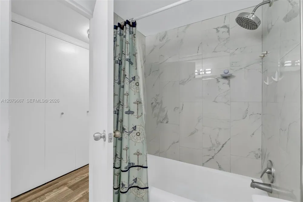 7441 Wayne #15I Miami Beach, FL 33141