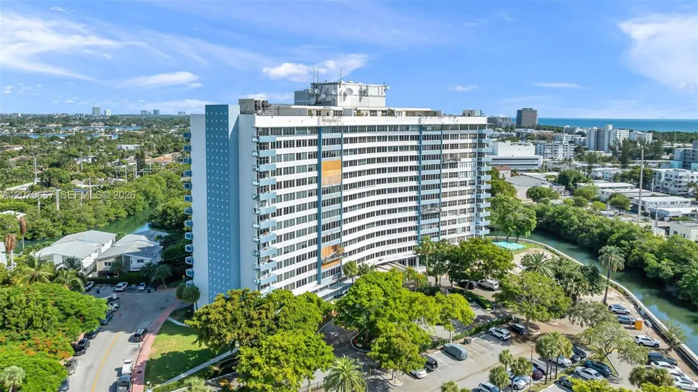 7441 Wayne #15I Miami Beach, FL 33141