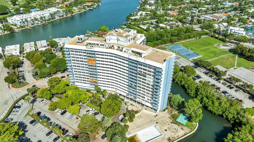 7441 Wayne #15I Miami Beach, FL 33141