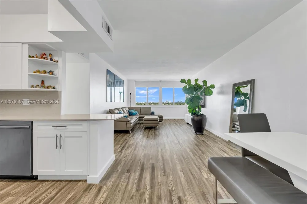 7441 Wayne #15I Miami Beach, FL 33141
