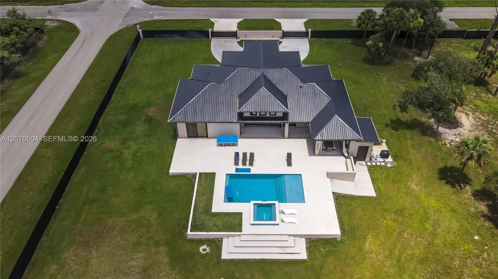 300 Montura Ave Clewiston, FL 33440