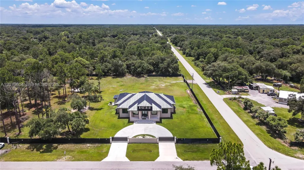 300 Montura Ave Clewiston, FL 33440