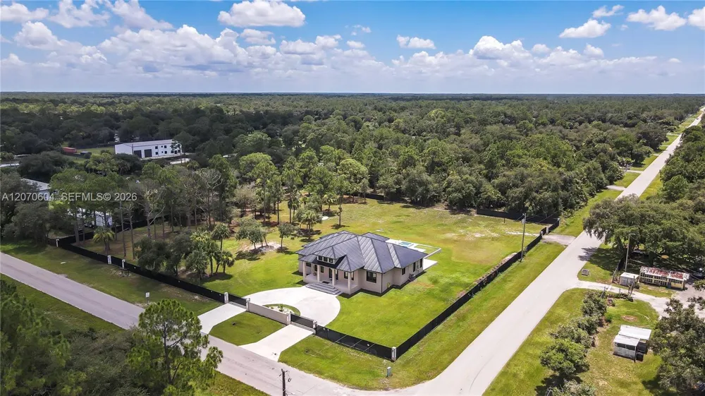 300 Montura Ave Clewiston, FL 33440