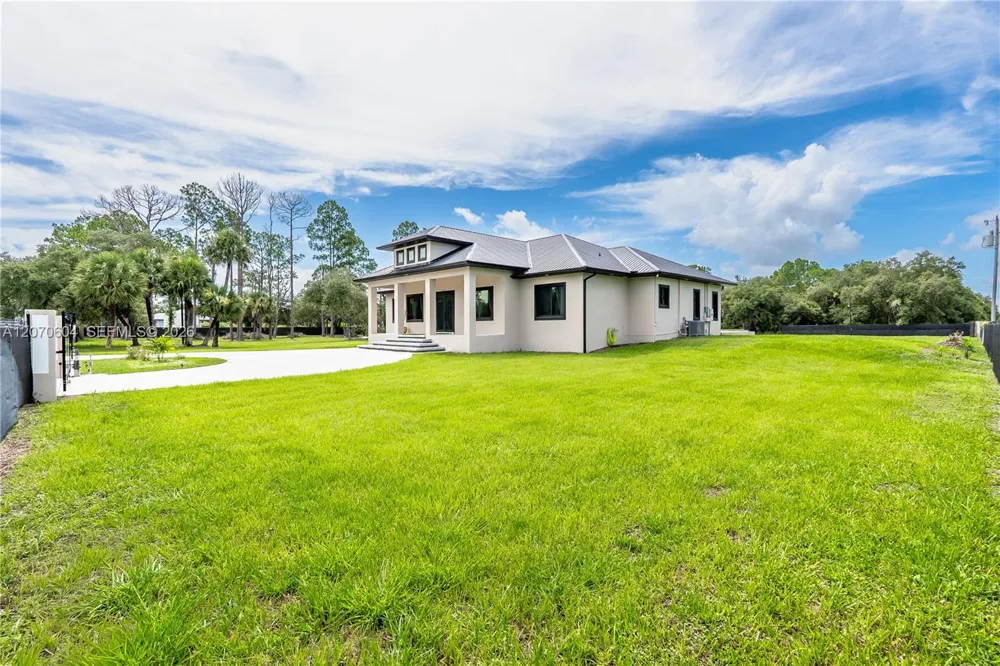 300 Montura Ave Clewiston, FL 33440