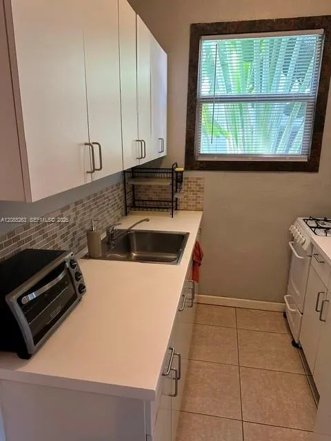 1525 Meridian Ave #101 Miami Beach, FL 33139