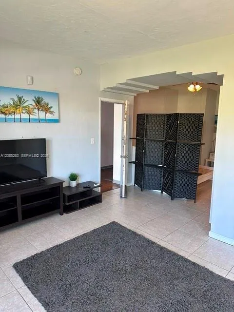 1525 Meridian Ave #101 Miami Beach, FL 33139