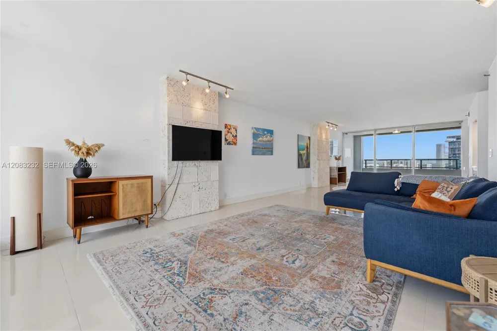 1541 Brickell Ave #B3403 Miami, FL 33129