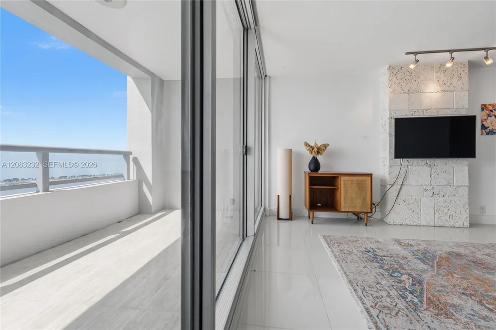 1541 Brickell Ave #B3403 Miami, FL 33129
