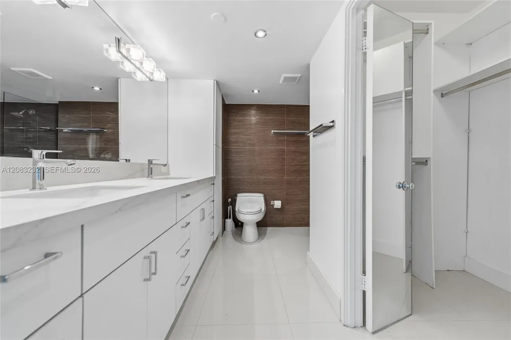 1541 Brickell Ave #B3403 Miami, FL 33129