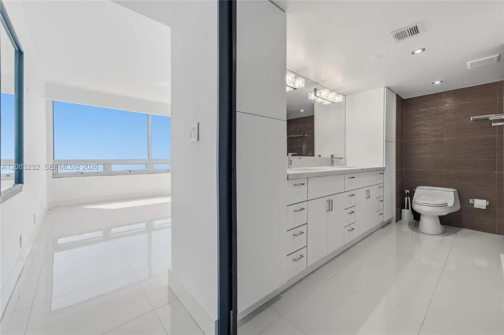 1541 Brickell Ave #B3403 Miami, FL 33129