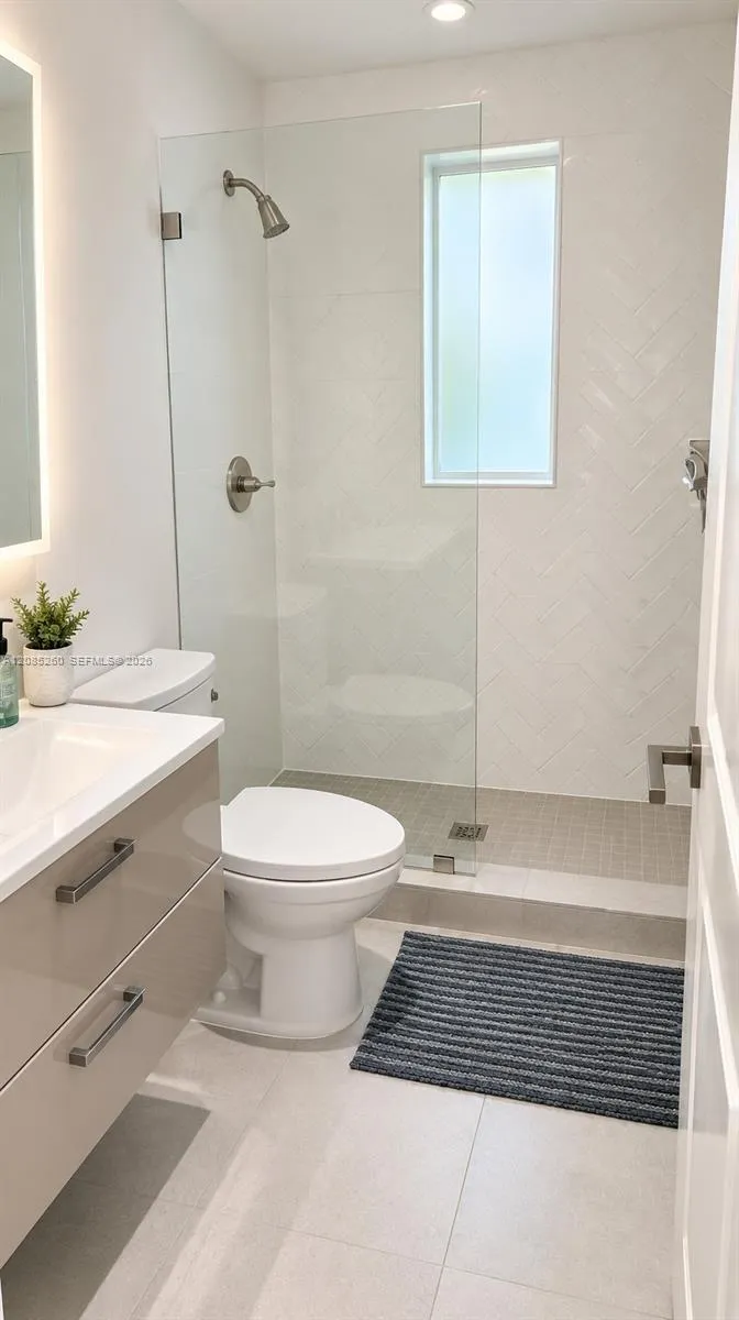 245 NE 33rd St #103 Miami, FL 33137
