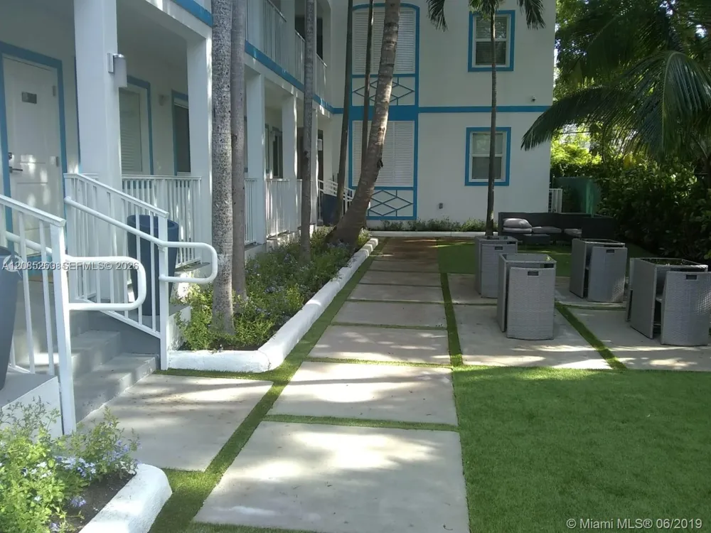 245 NE 33rd St #103 Miami, FL 33137