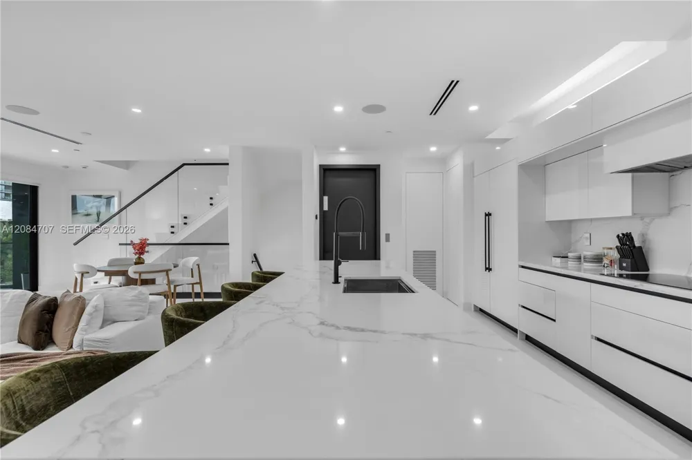3226 NE 7th St Pompano Beach, FL 33062