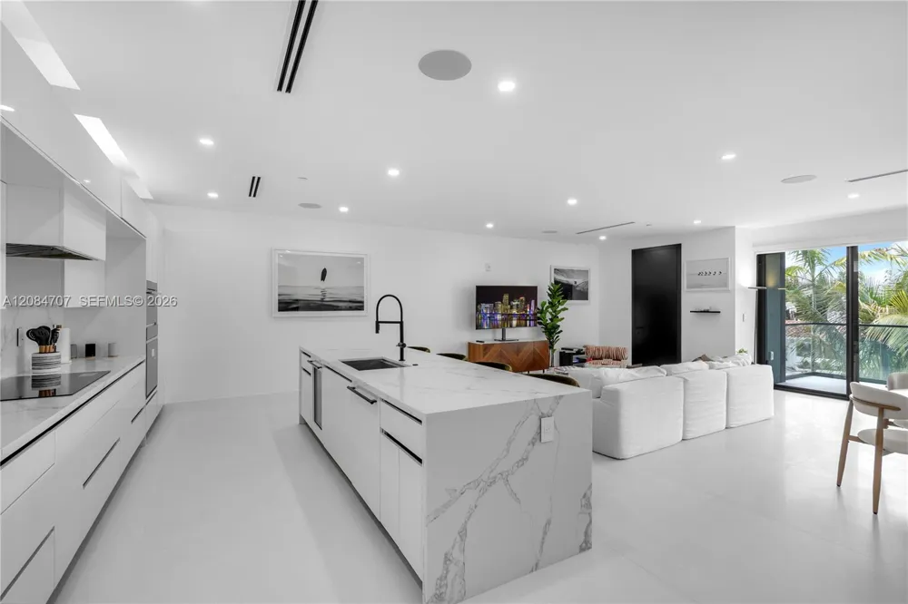 3226 NE 7th St Pompano Beach, FL 33062