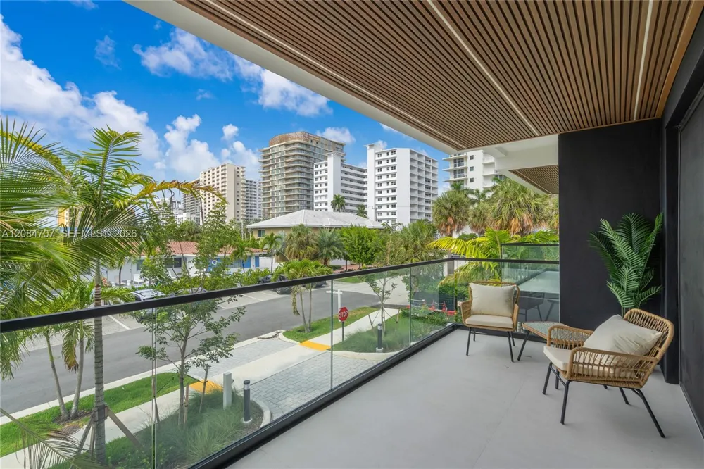 3226 NE 7th St Pompano Beach, FL 33062
