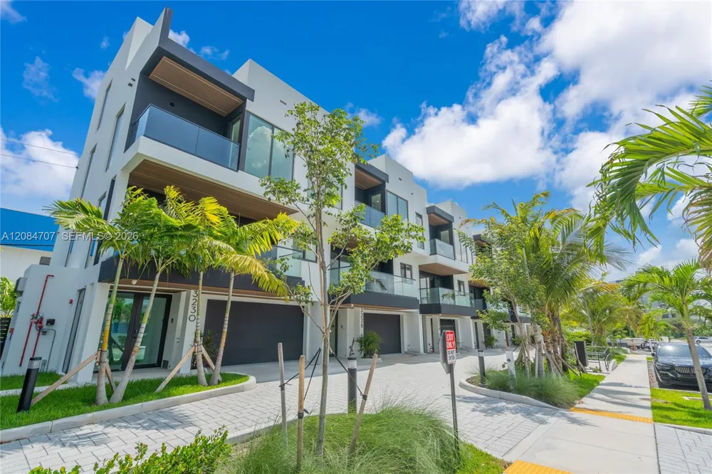 3226 NE 7th St Pompano Beach, FL 33062