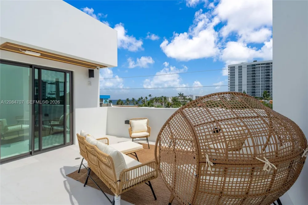 3226 NE 7th St Pompano Beach, FL 33062