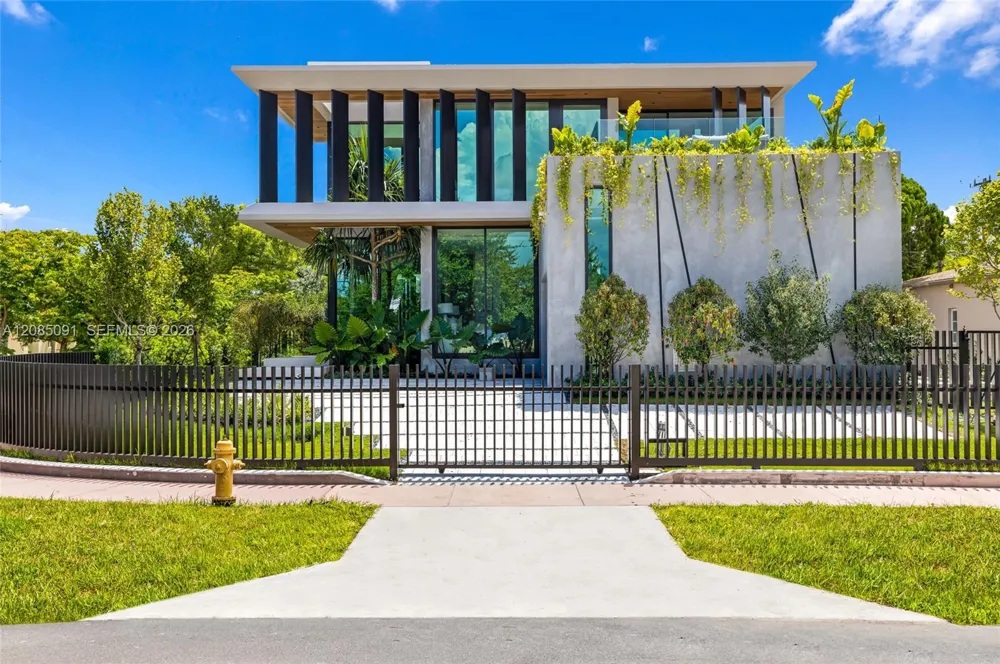 4940 Cherokee Ave Miami Beach, FL 33140