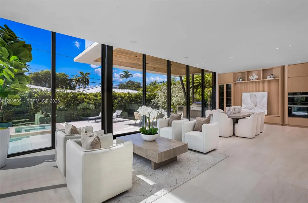 4940 Cherokee Ave Miami Beach, FL 33140