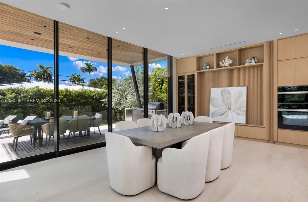 4940 Cherokee Ave Miami Beach, FL 33140