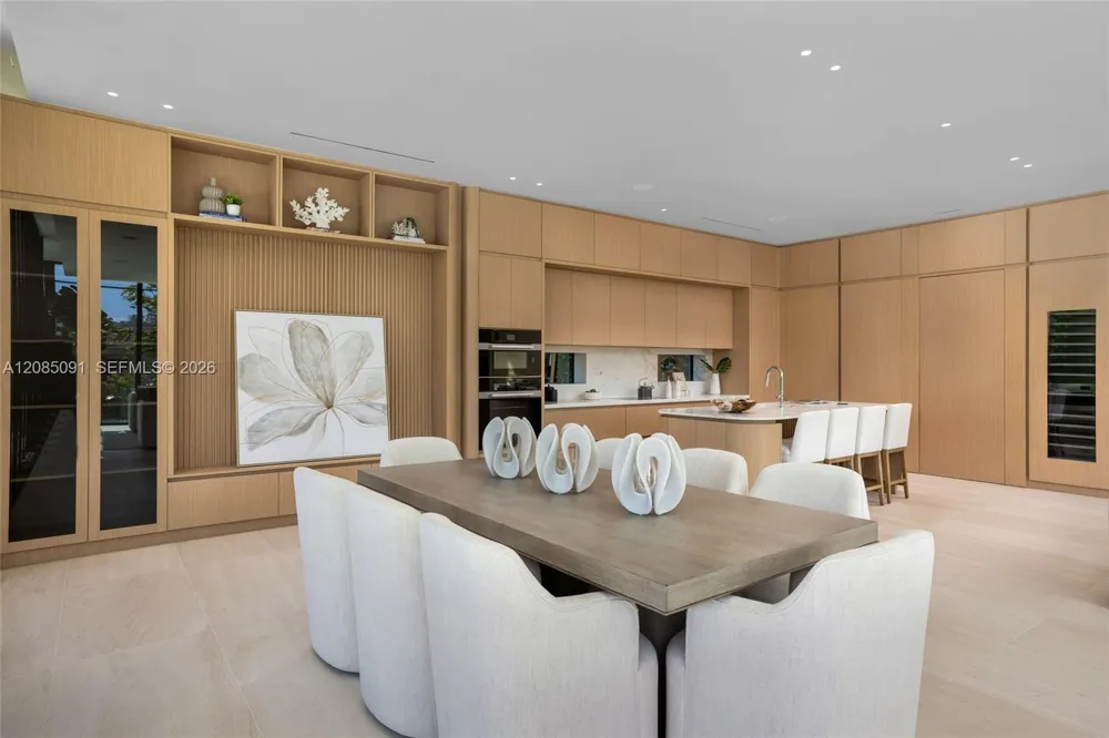 4940 Cherokee Ave Miami Beach, FL 33140
