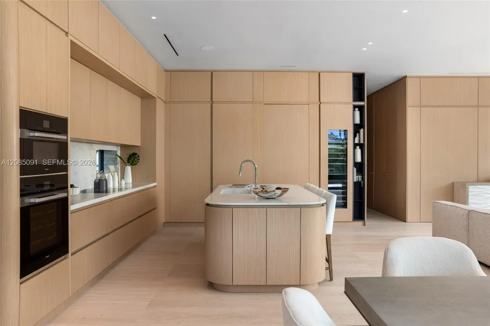 4940 Cherokee Ave Miami Beach, FL 33140