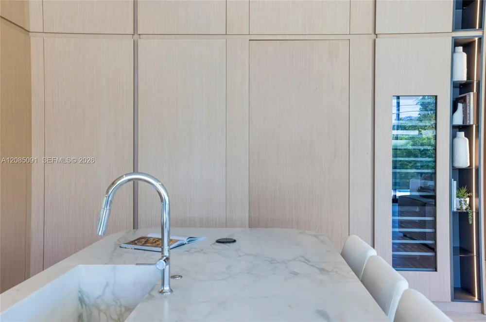 4940 Cherokee Ave Miami Beach, FL 33140