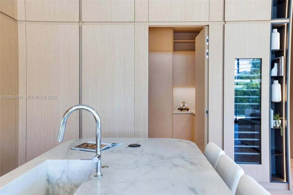 4940 Cherokee Ave Miami Beach, FL 33140