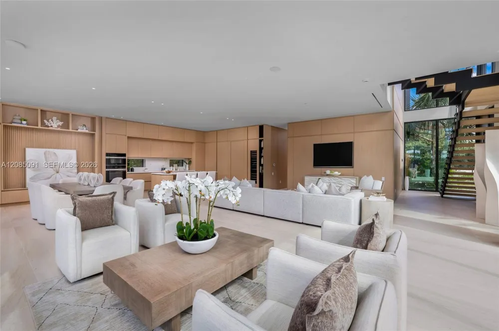 4940 Cherokee Ave Miami Beach, FL 33140