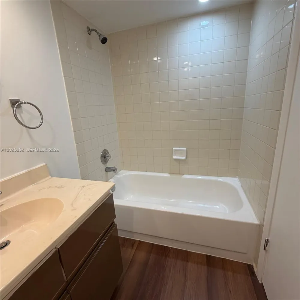 1712 NW 81st Way #1712 Plantation, FL 33322
