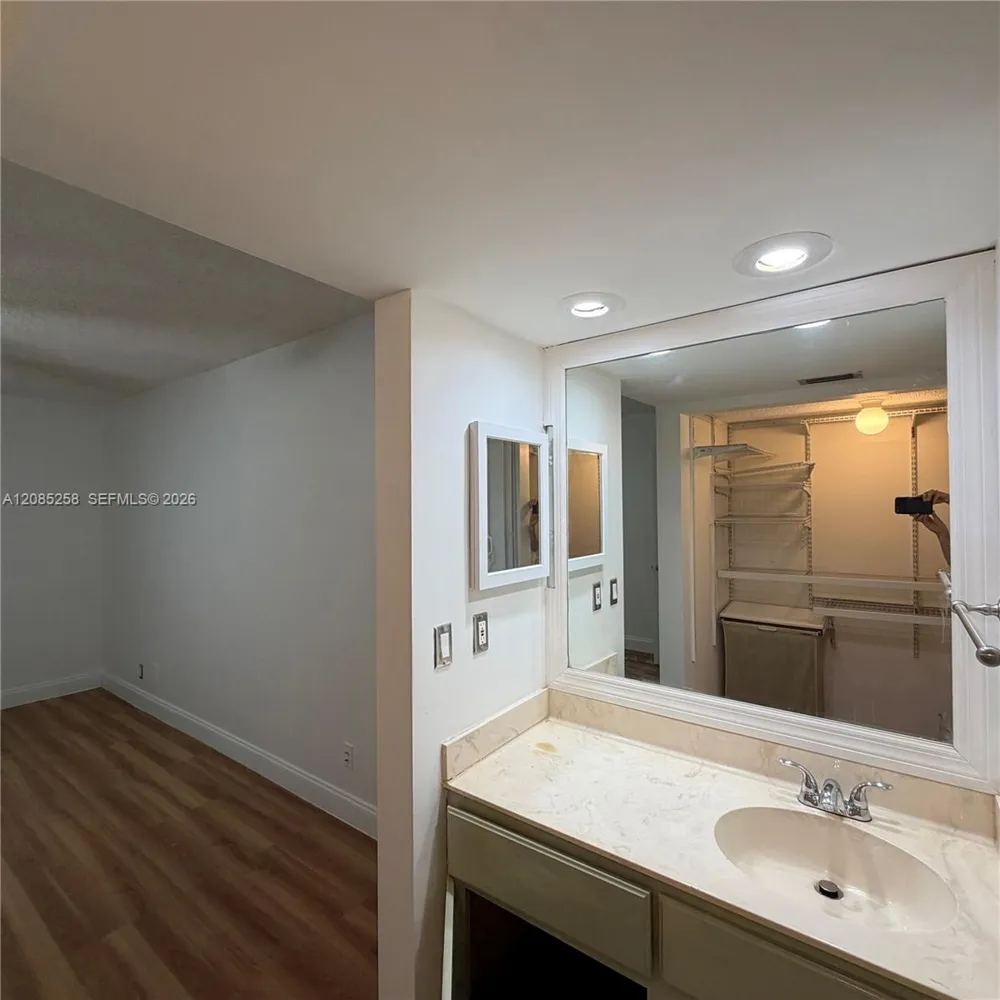 1712 NW 81st Way #1712 Plantation, FL 33322