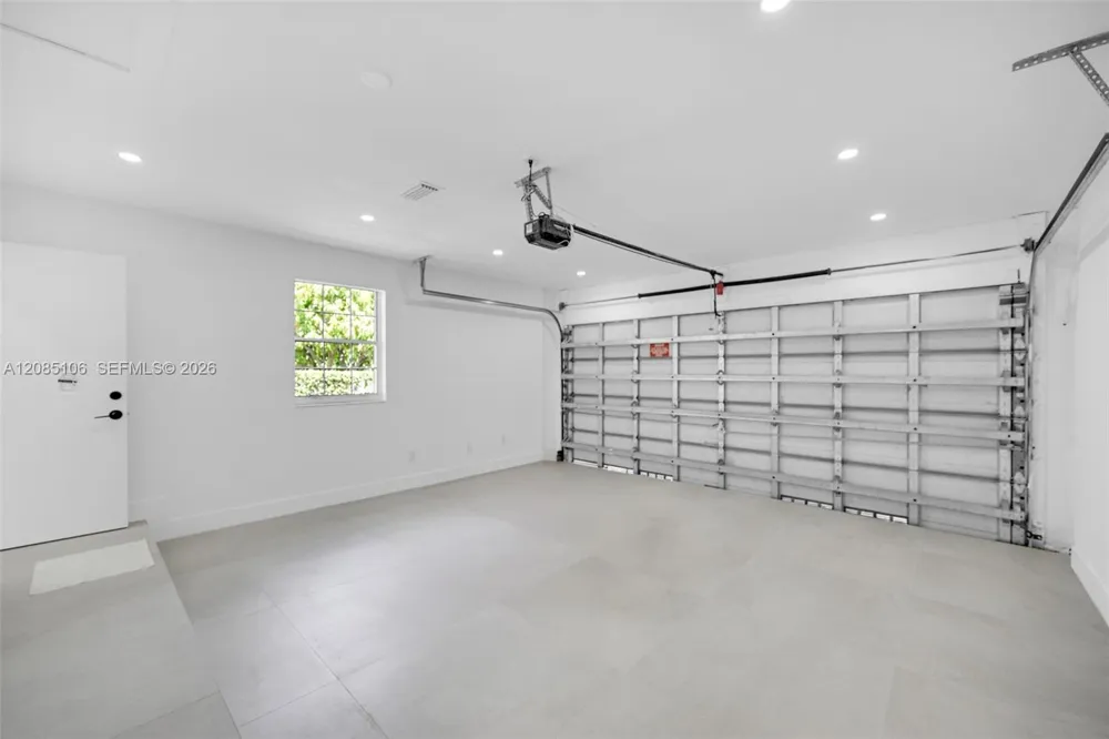 13078 NW 10th St Miami, FL 33182