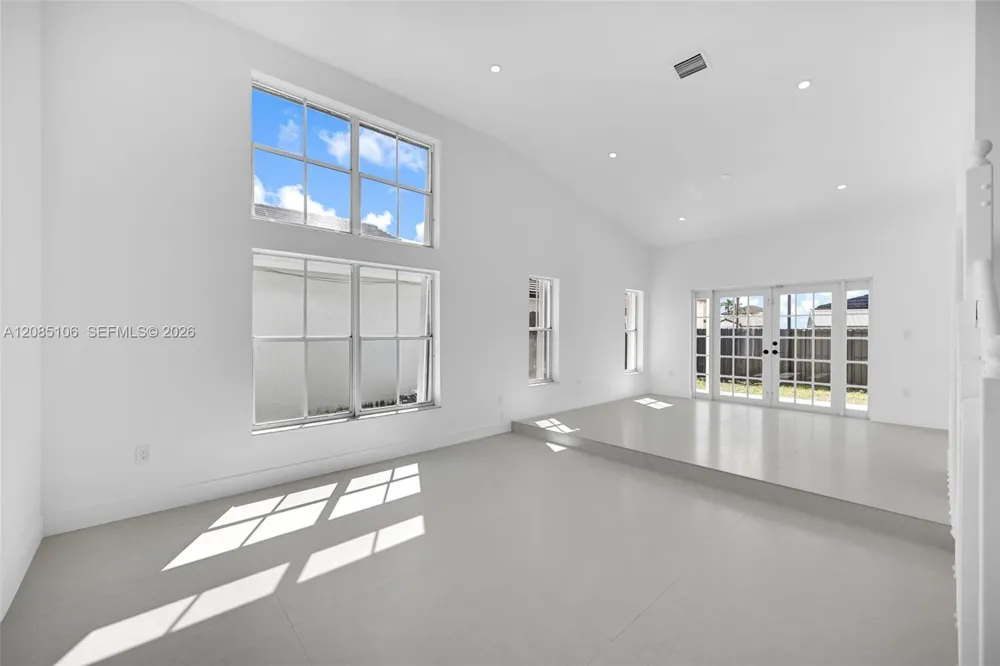 13078 NW 10th St Miami, FL 33182