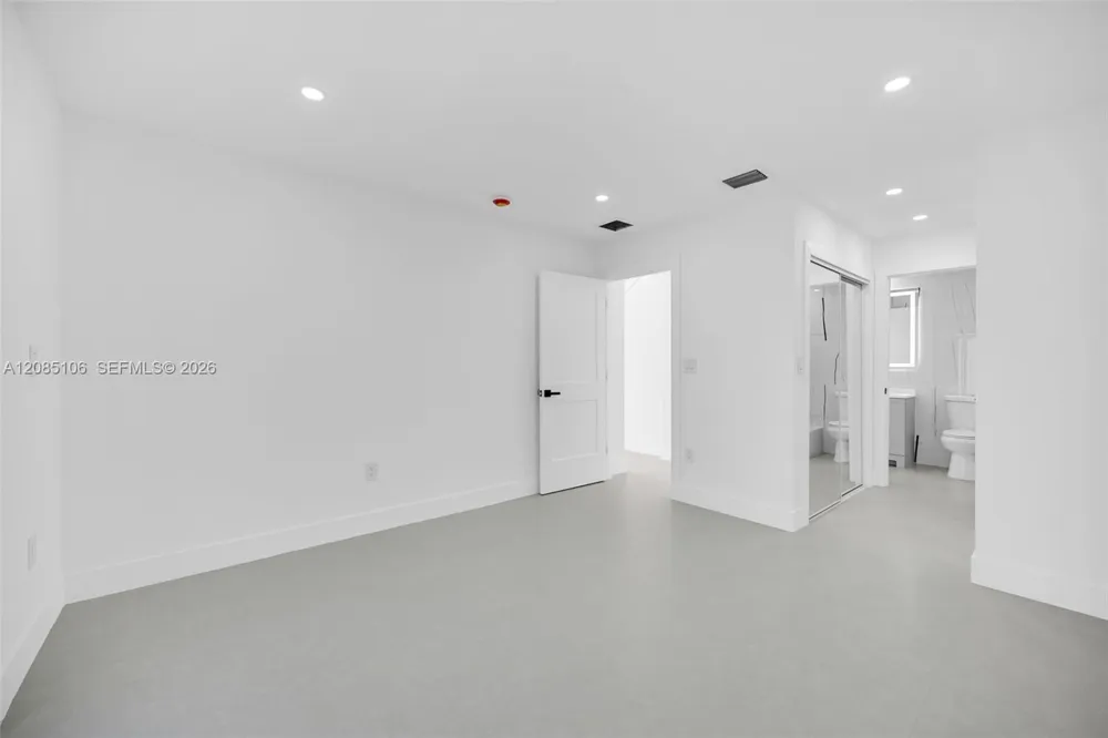 13078 NW 10th St Miami, FL 33182