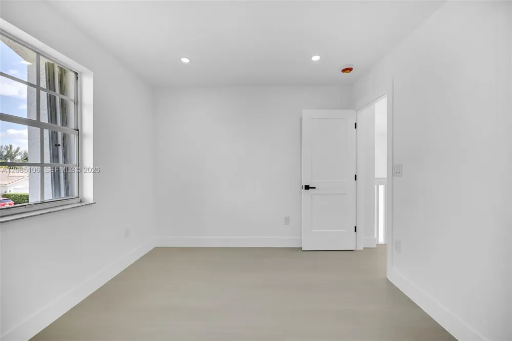 13078 NW 10th St Miami, FL 33182