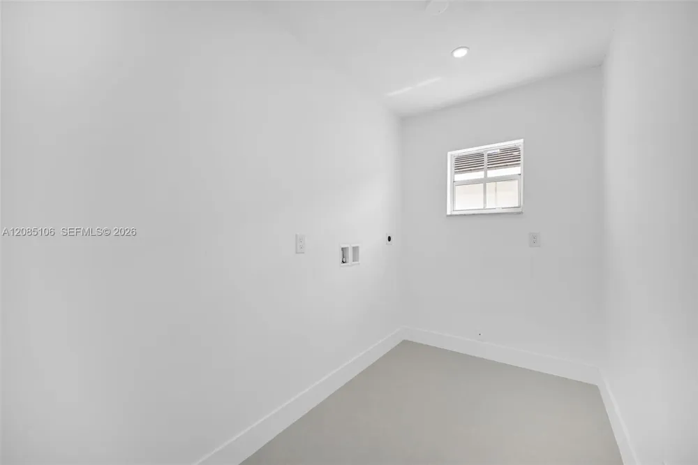13078 NW 10th St Miami, FL 33182