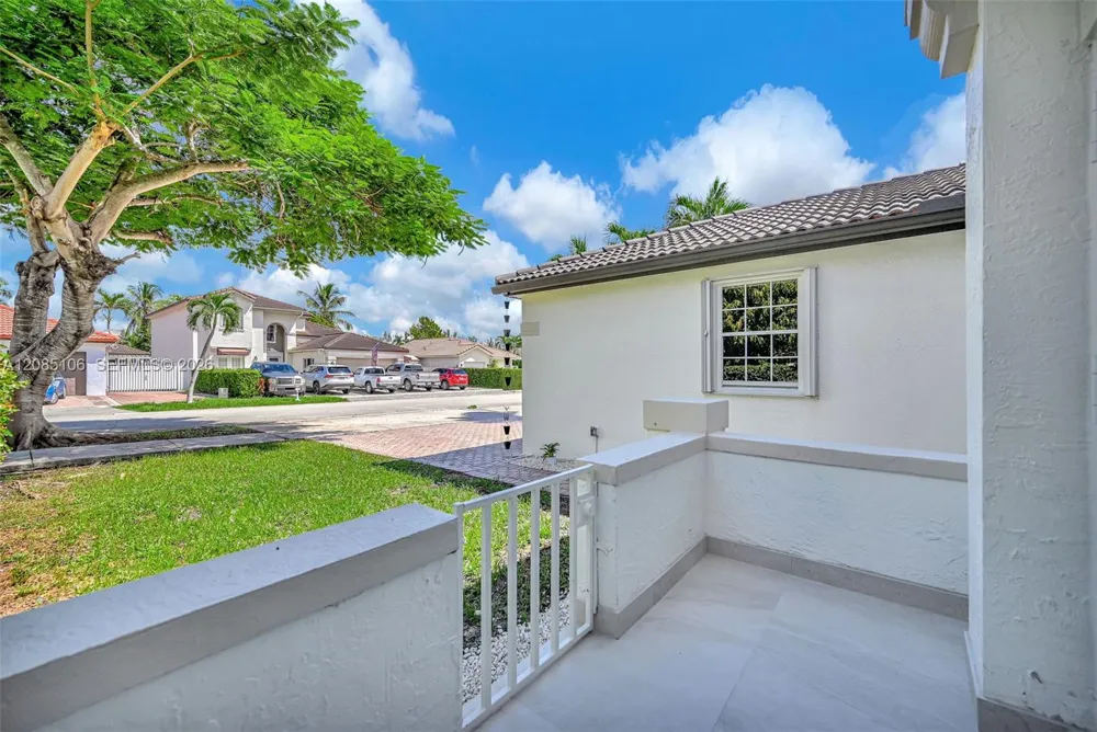 13078 NW 10th St Miami, FL 33182
