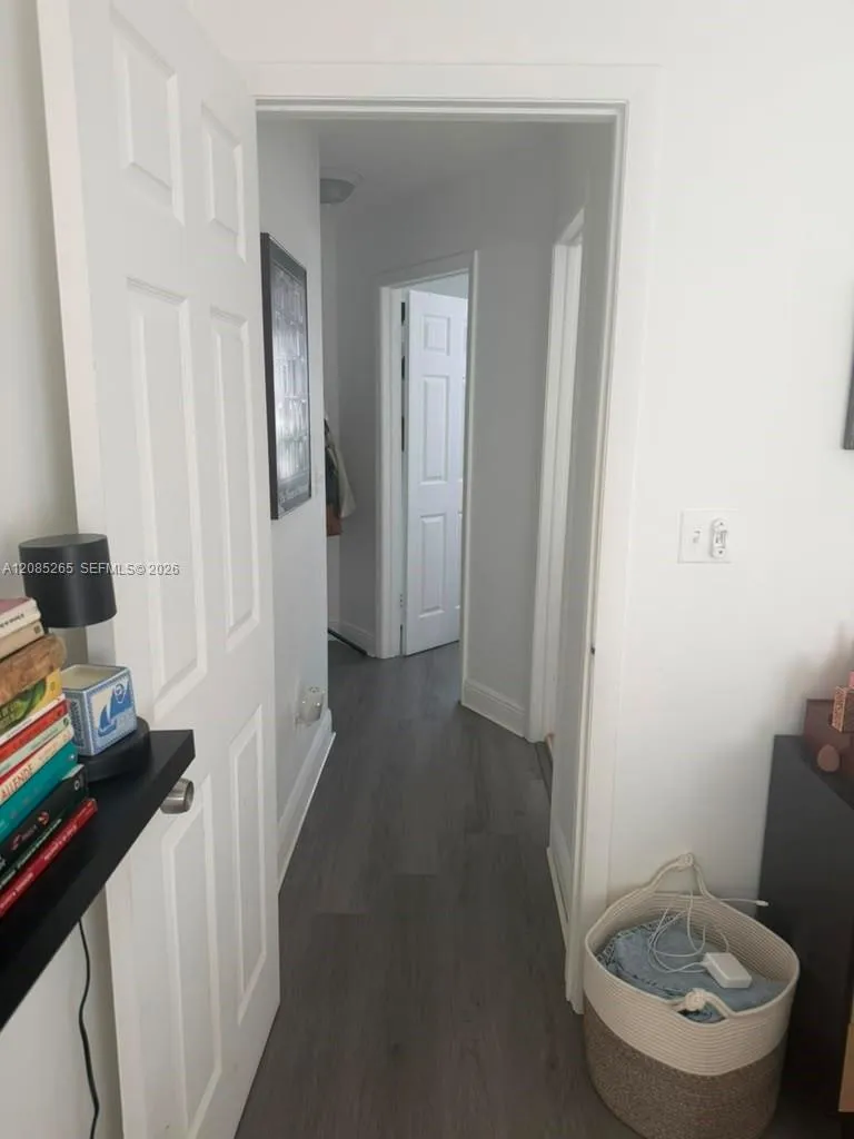 42 W 7th St #202 Hialeah, FL 33010