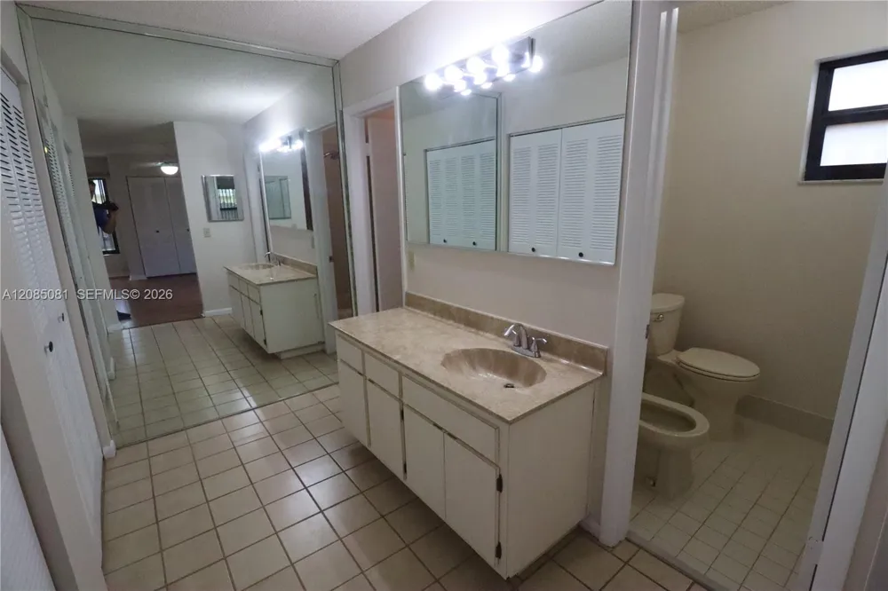 2428 SW 109th Ct Miami, FL 33165